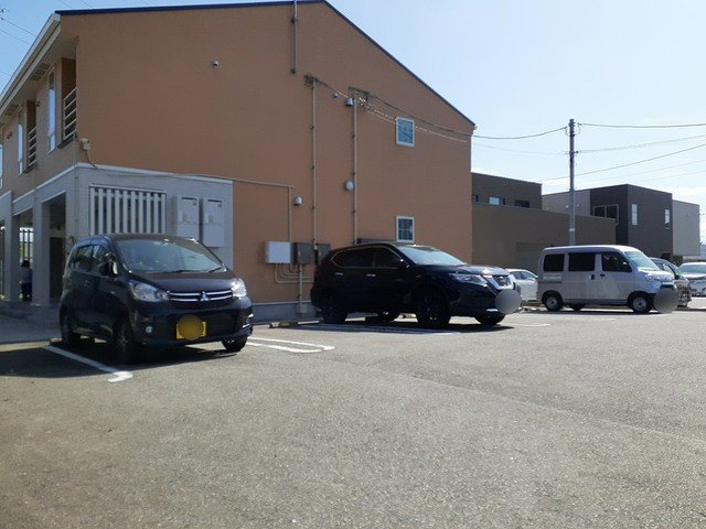 デパールの駐車場|カースペースがあります