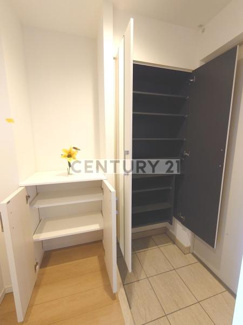 【玄関】 | LATIERRA　NERIMA／ラティエラネリマ