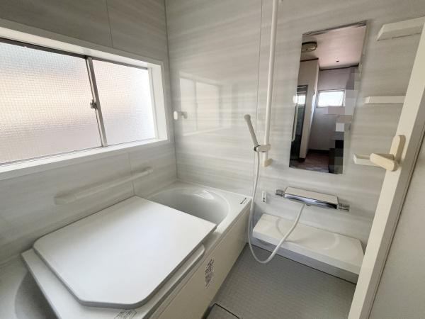 【浴室】 | ゆったりとお過ごしいただけるバスルームです。心と身体の疲れを癒してくれる安らぎの空間♪