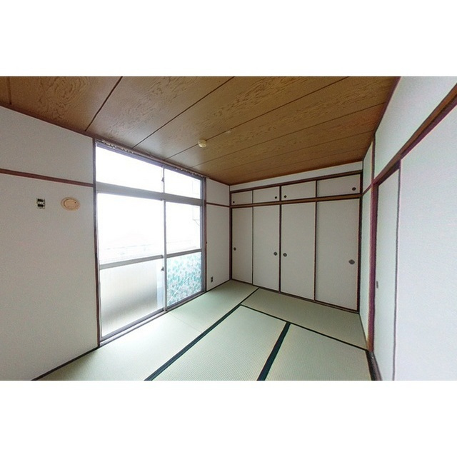 本巣郡北方町高屋伊勢田２丁目のアパートの居間・リビング