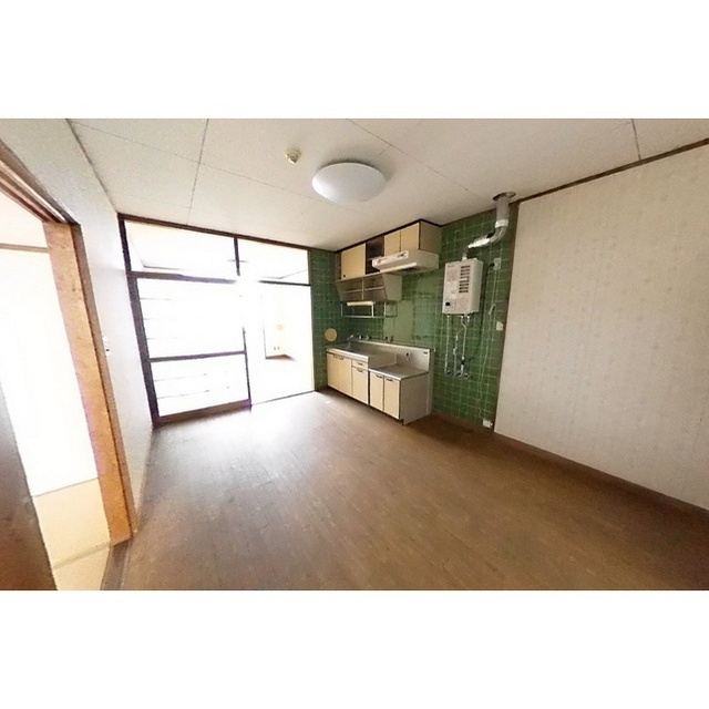 本巣郡北方町高屋伊勢田２丁目のアパートの居間・リビング