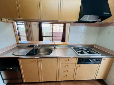 【キッチン】 | ファミールハイツ泉大津セントハーバーシティ２番館　 | お料理も捗る3口コンロ付きです♪