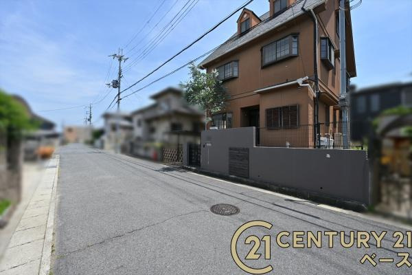 橿原市北妙法寺町　一戸建の前面道路含む現地写真|■現地撮影写真■前面道路の幅員は約６ｍ以上と車の出し入れもラクラク！