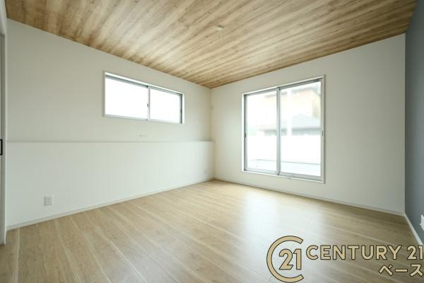 桜井市粟殿 ３号地 ／新築一戸建の洋室|■現地撮影写真■こちらの主寝室は約８帖となっております！