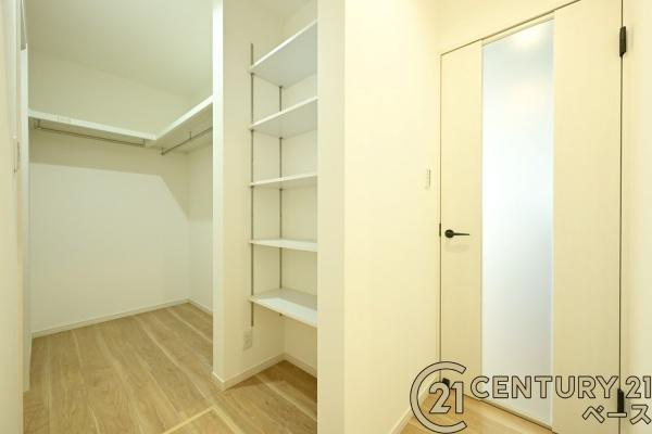 桜井市粟殿 ３号地 ／新築一戸建の内装|■現地撮影写真■脱衣所の横には様々な用途に使っていただけるスペースがあります！