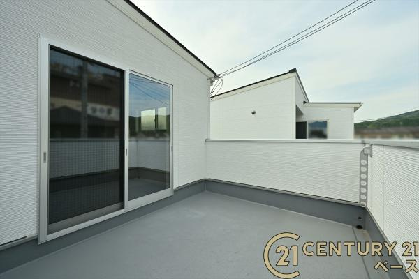 桜井市粟殿 ３号地 ／新築一戸建のバルコニー|■現地撮影写真■日当たりのよいバルコニー！洗濯物もよく乾きます！