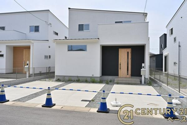 桜井市粟殿 ３号地 ／新築一戸建のその他|■現地撮影写真■敷地は52.2坪と広々しており駐車３台可能です。道路との高低差もありません。