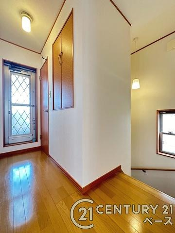 大和高田市大東町　一戸建の内装|■現地撮影写真■こちらは２階廊下部分です！広々とした廊下です！