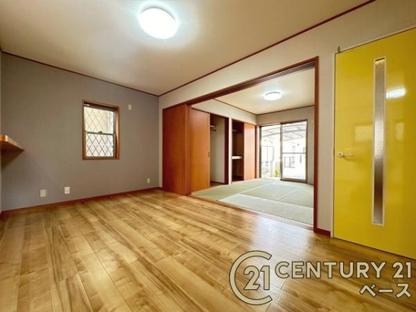 大和高田市大東町　一戸建の居間・リビング|■現地撮影写真■開放的で明るい空間のリビングです！