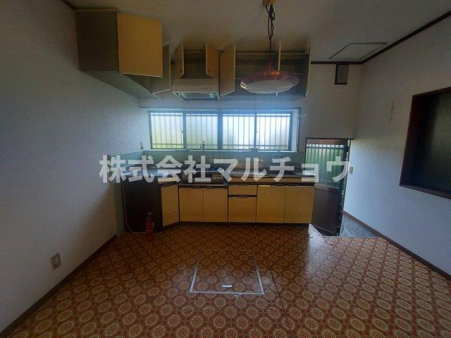 オレンジランド戸建のキッチン|キッチンでお料理をお楽しみください