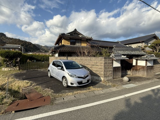 鹿場矢持邸の外観|外観は落ち着いています