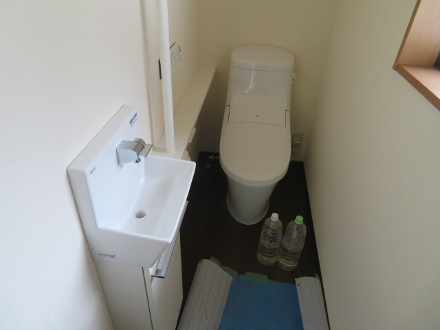 鹿場矢持邸のトイレ|コンパクトで使いやすいトイレです