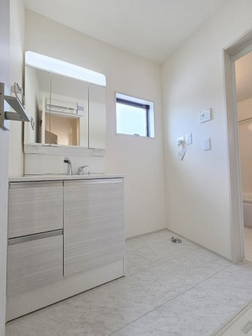 青梅市長淵３丁目　全７棟の洗面所