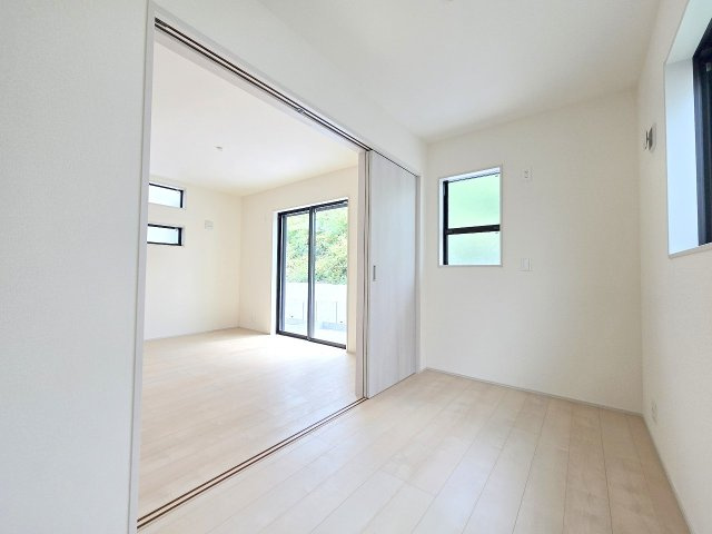 青梅市長淵３丁目　全７棟の洋室