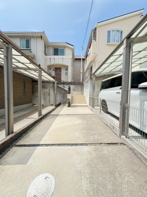 【駐車場】 | 茨木市北春日丘二丁目戸建