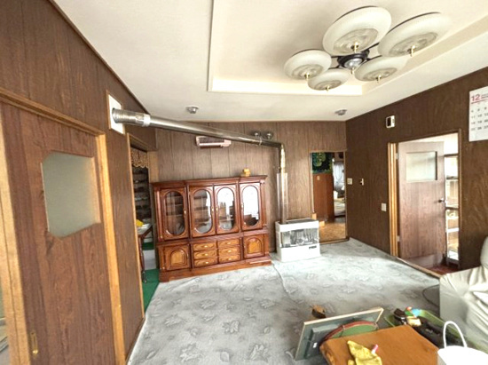 【居間・リビング】 | 北見市朝日町４８番地２６５、４８番地２６４　中古売家