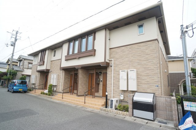 ルミエール（伊丹市西野）の外観