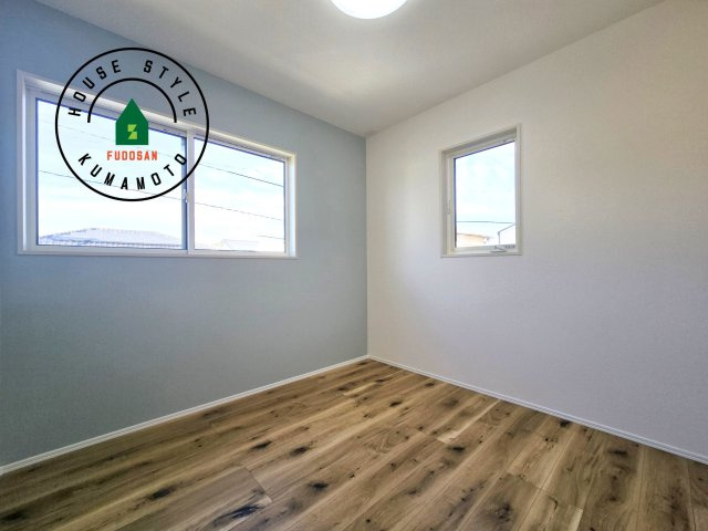 熊本市西区中原町第1-4棟（1号棟）の内観：施工例|穏やかな光が差し込む室内には、穏やかな時間が流れます。