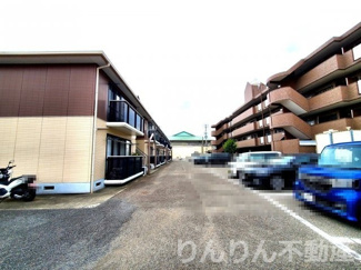 【駐車場】