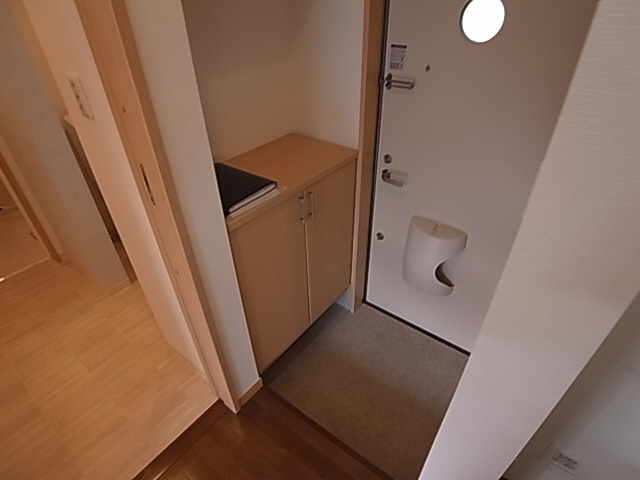神戸市北区鈴蘭台南町６丁目のアパートの玄関|シューズボックス付き玄関