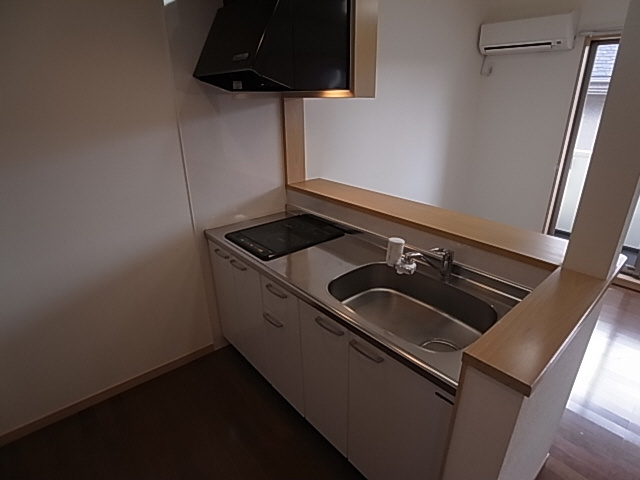 神戸市北区鈴蘭台南町６丁目のアパートのキッチン|システムキッチン（ＩＨ２口）