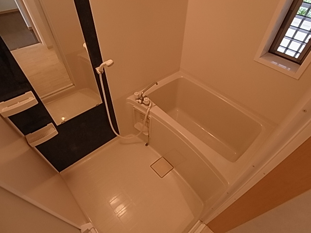 神戸市北区鈴蘭台南町６丁目のアパートの浴室|浴室