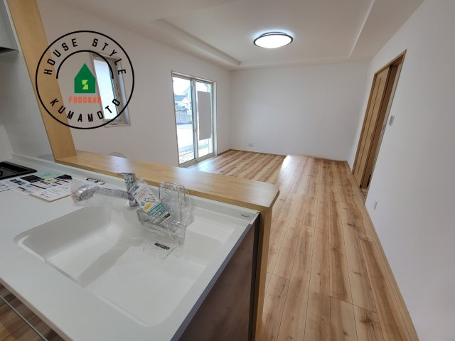 熊本市西区中原町第1-4棟（2号棟）の内観：施工例|平屋はワンフロアしかないため、部屋と部屋の距離が近くなります。 生活音の緩衝材として廊下を活用するのがおすすめです。