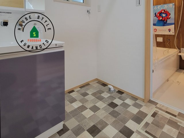 熊本市西区中原町第1-4棟（2号棟）の内観：施工例|ランドリースペースとなります。広々して有効的にご使用できます。 