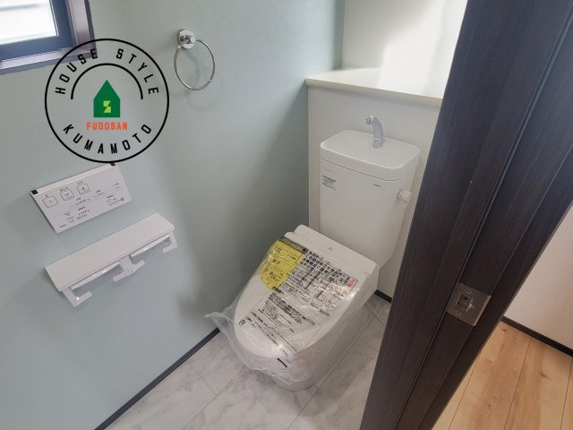 熊本市西区中原町第1-4棟（3号棟）の内観：施工例|温水洗浄便座を完備しております。2ヶ所にトイレがあるのは朝の慌ただしい時間も安心です。