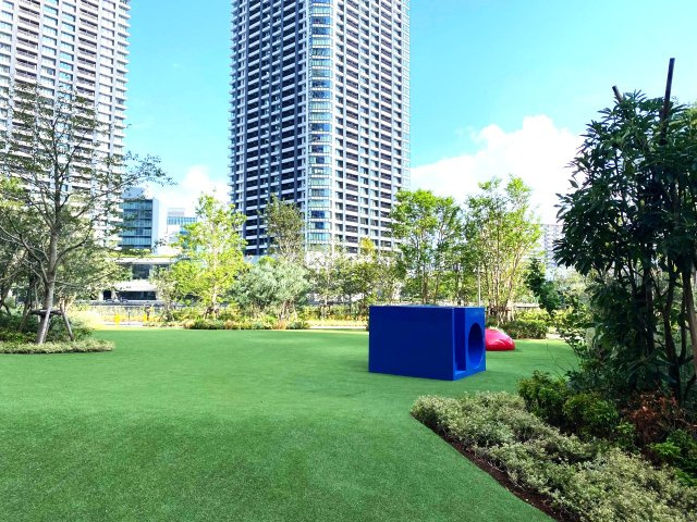 パークタワー勝どきサウスの中庭