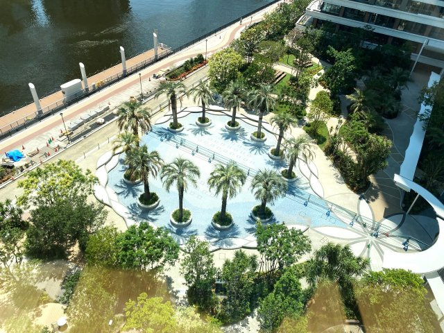 パークタワー勝どきサウスの中庭