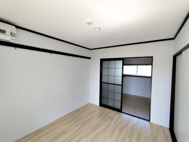 グローバルハウスの洋室