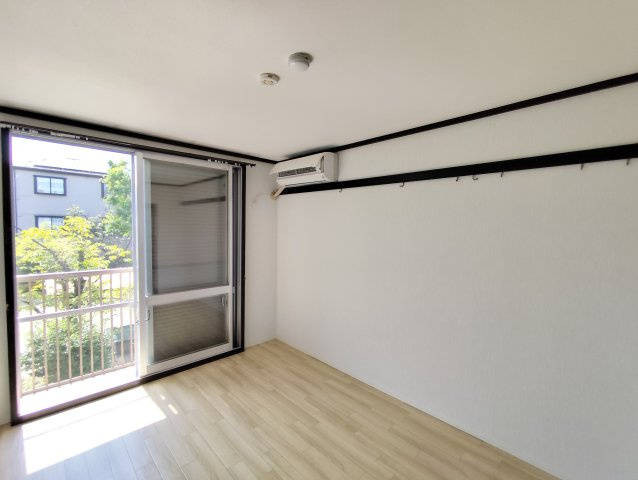 グローバルハウスの洋室