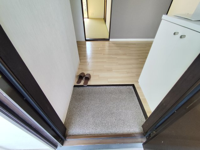 グローバルハウスの玄関