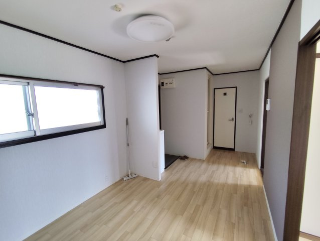 グローバルハウスの居間・リビング