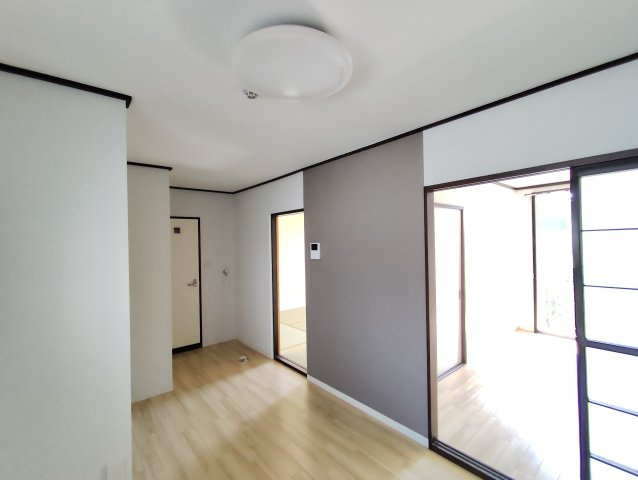 グローバルハウスの居間・リビング