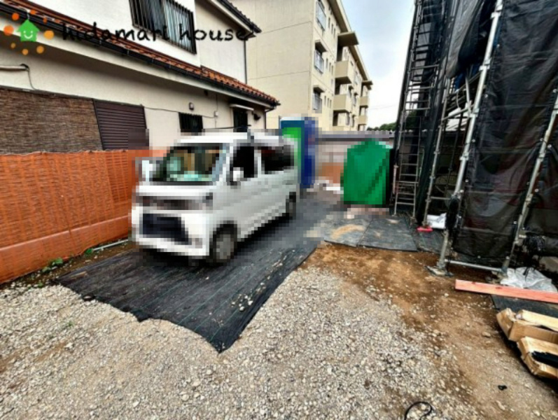 上尾市緑丘3丁目　新築戸建　ブルーミングガーデン01の駐車場