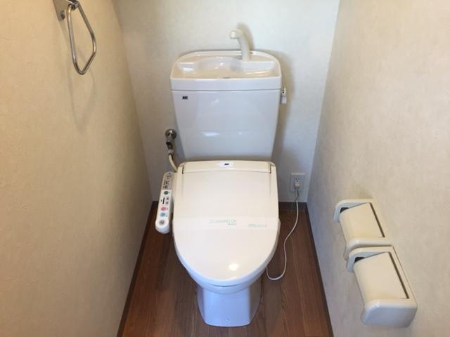 Casa Pastoraleのトイレ|シャワー付トイレ