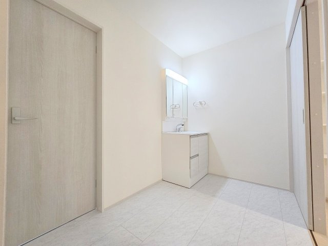 青梅市長淵３丁目　全７棟の洗面所