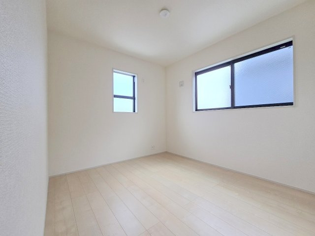 青梅市長淵３丁目　全７棟の洋室