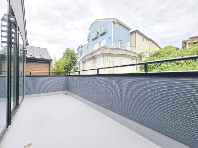 青梅市長淵３丁目　全７棟のバルコニー