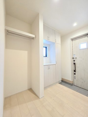 青梅市長淵３丁目　全７棟の玄関