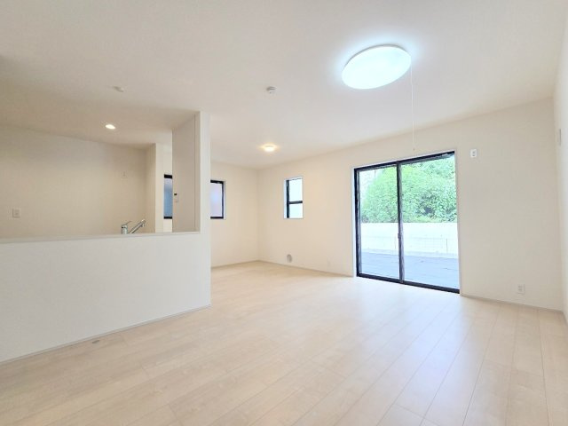 青梅市長淵３丁目　全７棟の居間・リビング