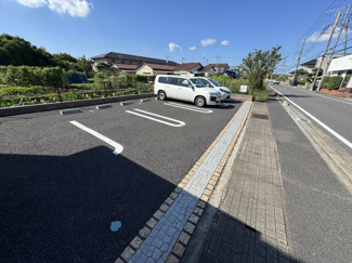 【駐車場】