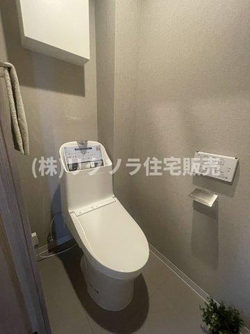 ディオフェルティ石切のトイレ|温水洗浄便座付き
■物件内覧・資金計画相談・住宅ローン相談、リフォーム相談、お問合せ受付中■
※当日・翌日のご内覧、ご相談はお電話でのお問合せがスムーズです！