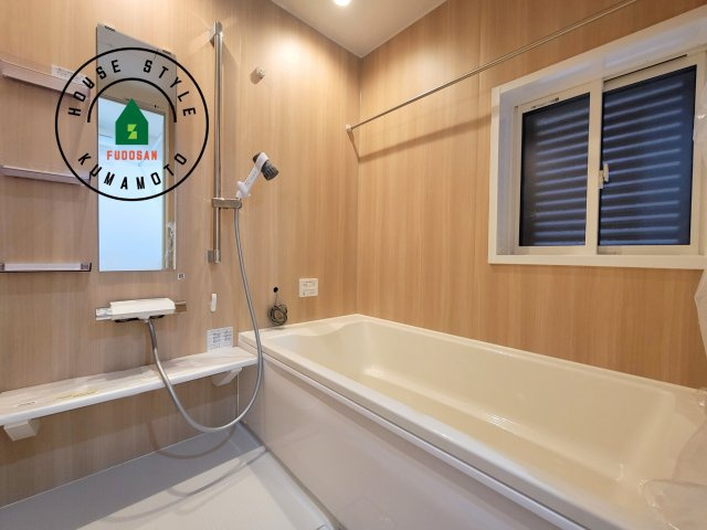 熊本市西区中原町第1-4棟（4号棟）の内観：施工例|1日の疲れを癒してくれる広々バスルーム。雨の日のお洗濯にも大活躍な浴室乾燥機付です！