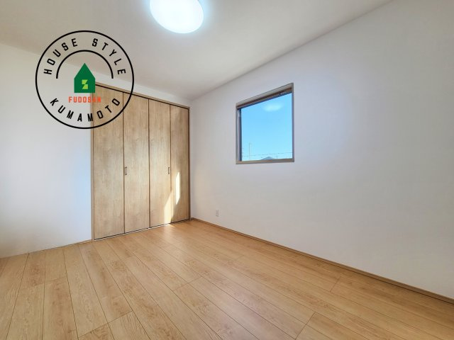 熊本市西区中原町第1-4棟（4号棟）の内観：施工例|主寝室には収納力に優れたクローゼットがありますので、お部屋もすっきり片付きます。