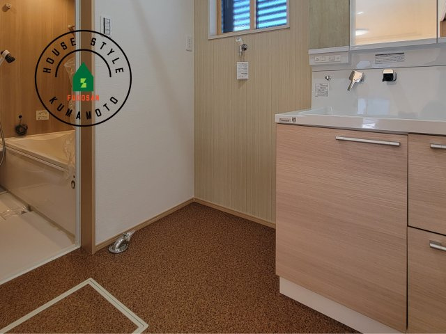 熊本市西区中原町第1-4棟（4号棟）の内観：施工例|ランドリースペースとなります。広々して有効的にご使用できます。 