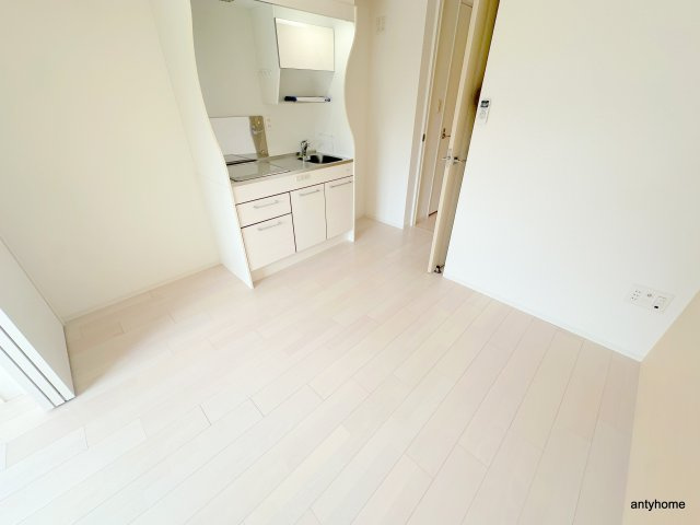 セレニテ本町ルフレ　仲介手数料無料の洋室
