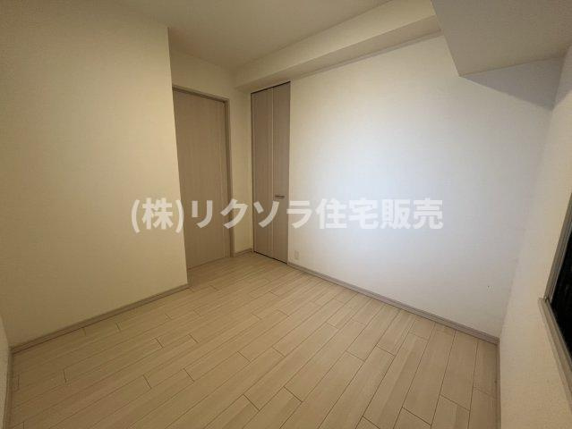 ブランズタワー香里園ロジュマンの洋室|洋室5.0帖
■物件内覧・資金計画相談・住宅ローン相談、リフォーム相談、お問合せ受付中■
※当日・翌日のご内覧、ご相談はお電話でのお問合せがスムーズです！